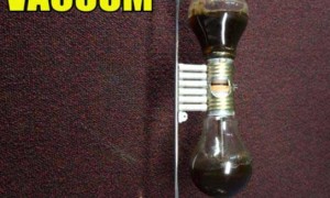 DIY Vacuum Coffee Maker Made of Light Bulbs